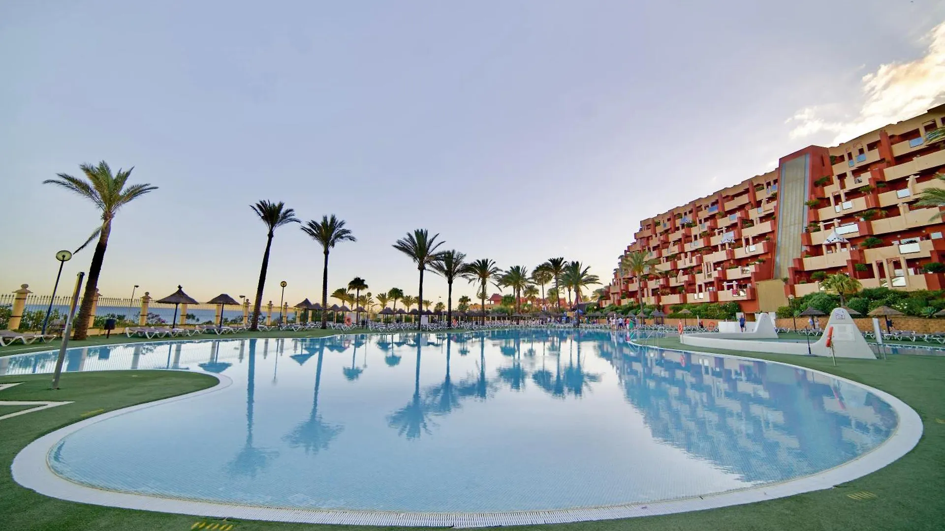 Holiday Premium Resort Benalmadena 4*,